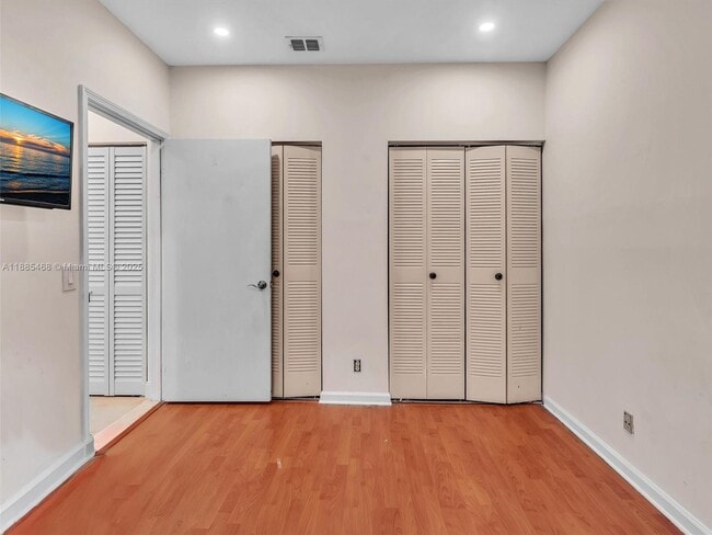 Building Photo - 6538 Via Regina