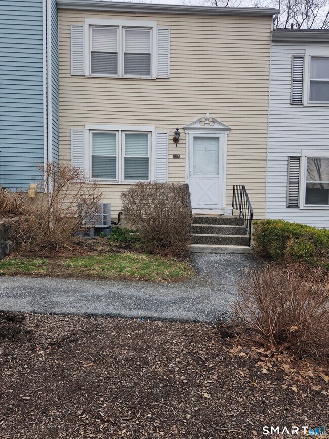 Building Photo - 55 Mill Plain Rd