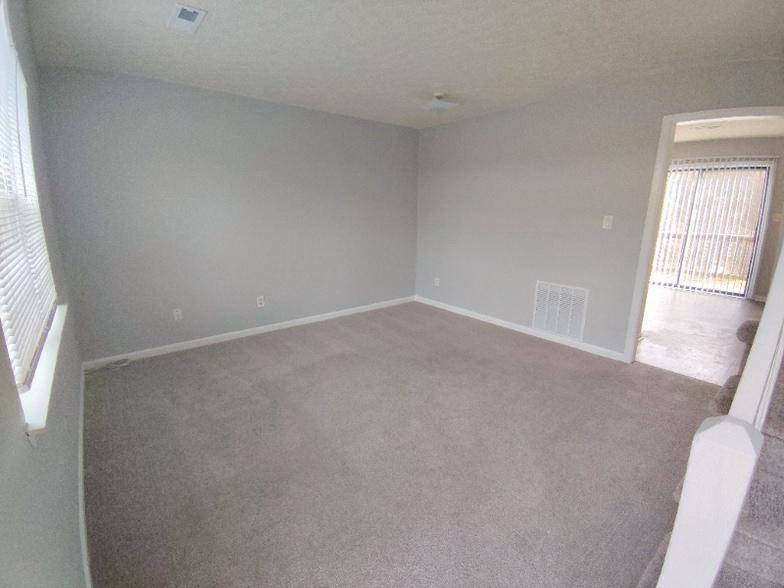 Building Photo - 22 Fonda Dr