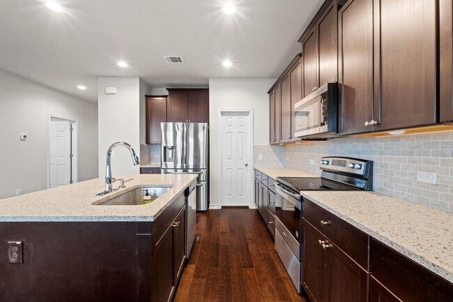 Building Photo - 277 Magna Ln