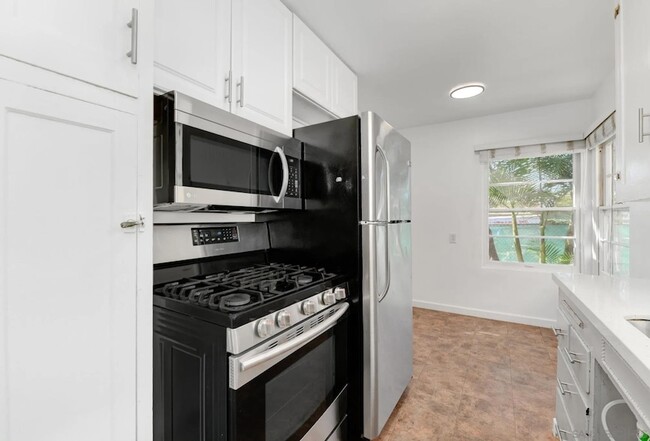 Building Photo - 3076 Juniper St