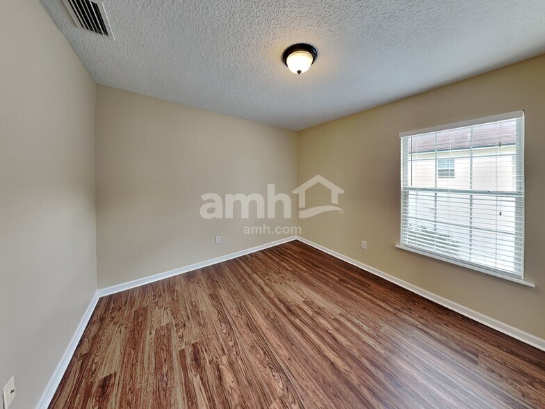 Building Photo - 325 Van Gogh Cir