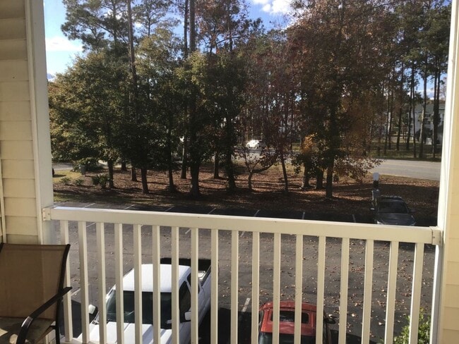 Building Photo - 2nd Floor Furnished Condo in River Oaks