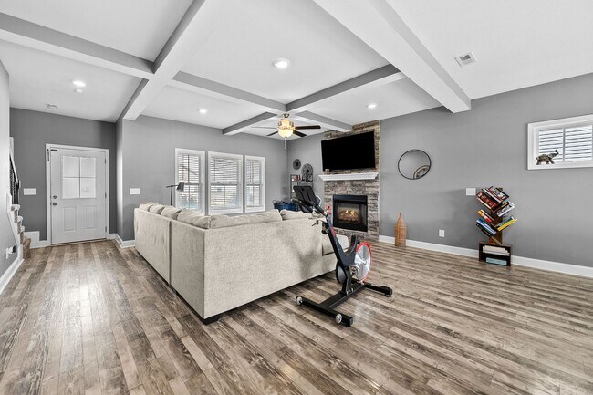 Building Photo - 1116 Eagle's View Dr