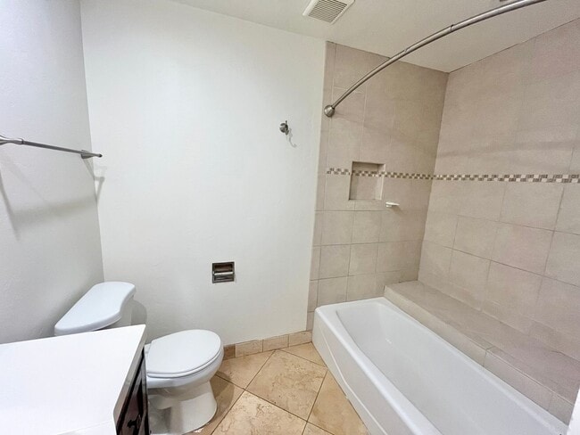 Building Photo - 4BR/3BA Large House - Single Story, No Carpet, AC, Washer/Dryer in Unit, Small Yard, 2 Car Garage...