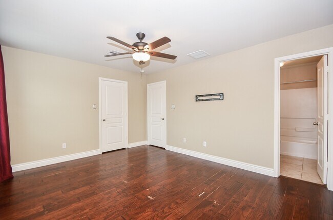 Building Photo - 16843 Mammoth Springs Dr
