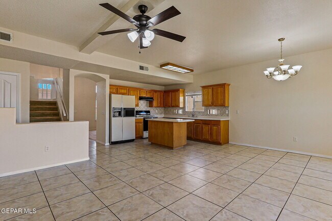 Building Photo - 6377 Franklin Ridge Dr