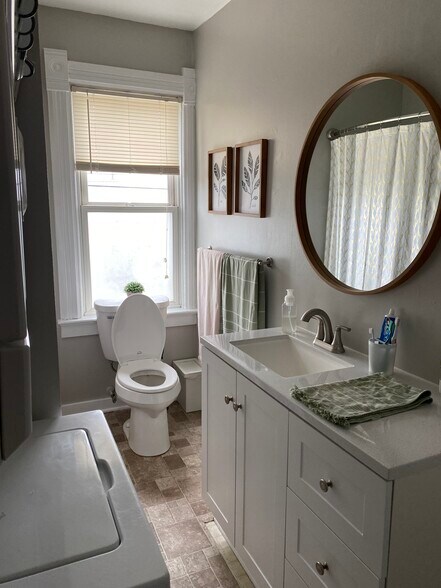 Building Photo - 10988 Ridge St