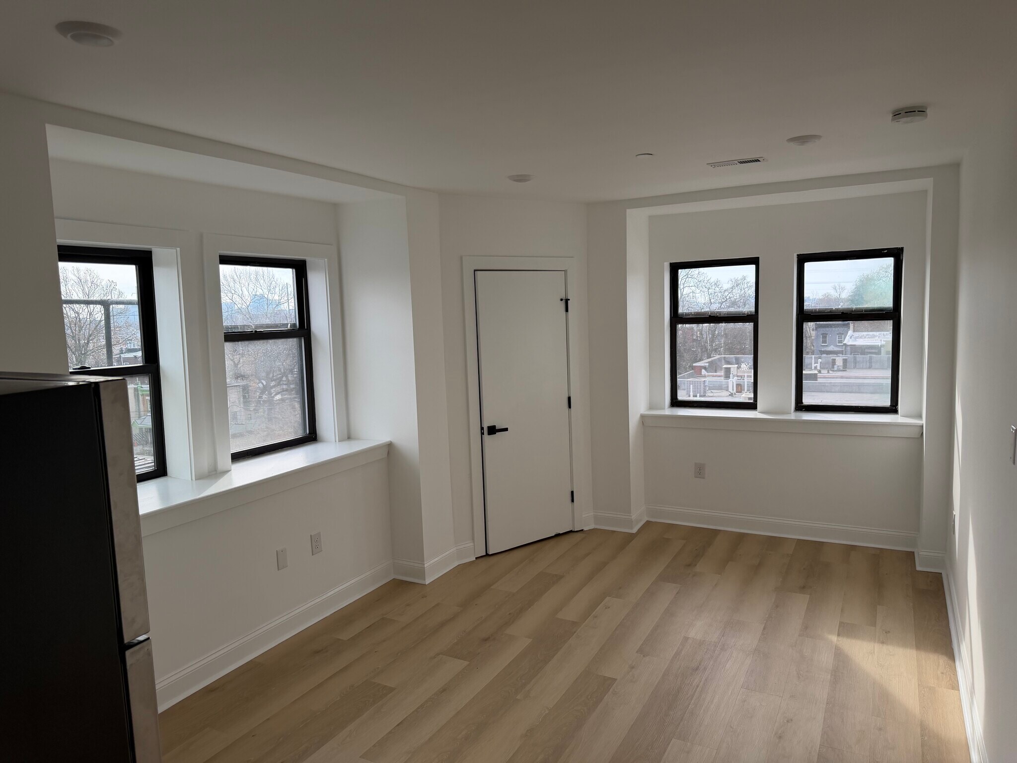 Building Photo - 4126 Parkside Ave