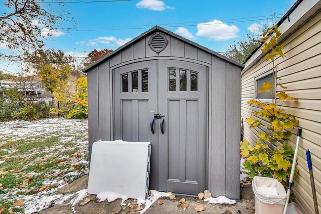 Building Photo - 2537 S Scott St