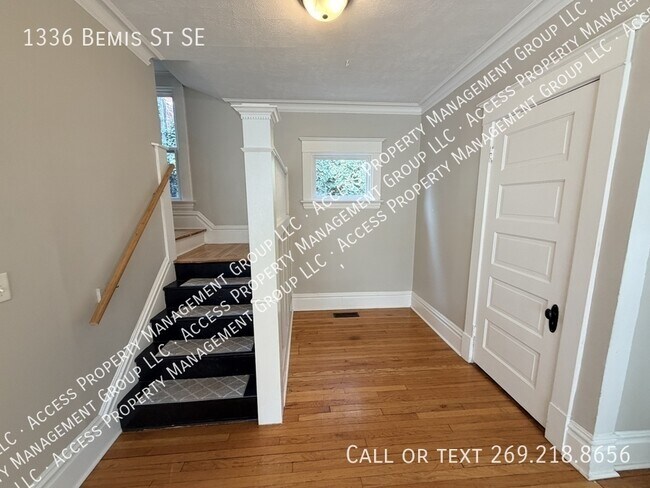 Building Photo - 1336 Bemis St SE