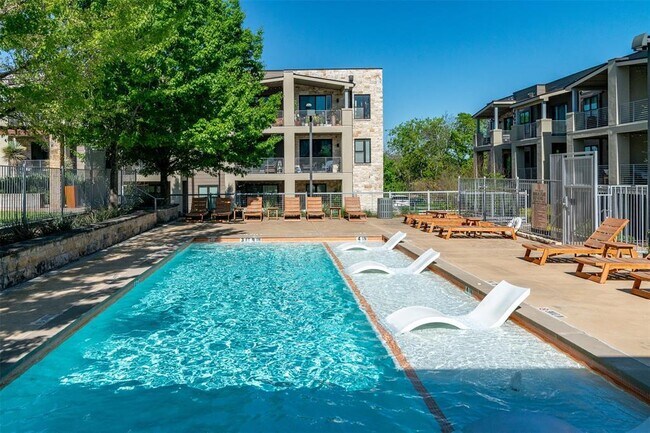 Building Photo - 2733 Dulce Ln