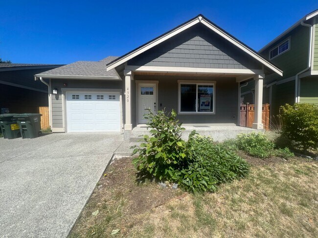 Building Photo - 3 Bed, 2.5 Bath with Garage and Fully Fenced Back Yard