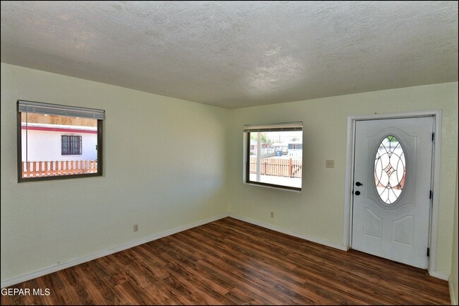 Building Photo - 10324 Newport Dr