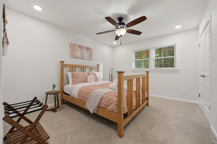 Building Photo - 82 Vanessa Dr