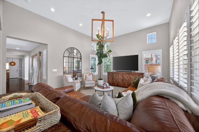 Building Photo - "Spacious 5-Bedroom Retreat on South Quantock Way - Perfectly Designed for Comfort and Style!"  A...