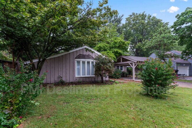 Building Photo - 3206 W 79th St