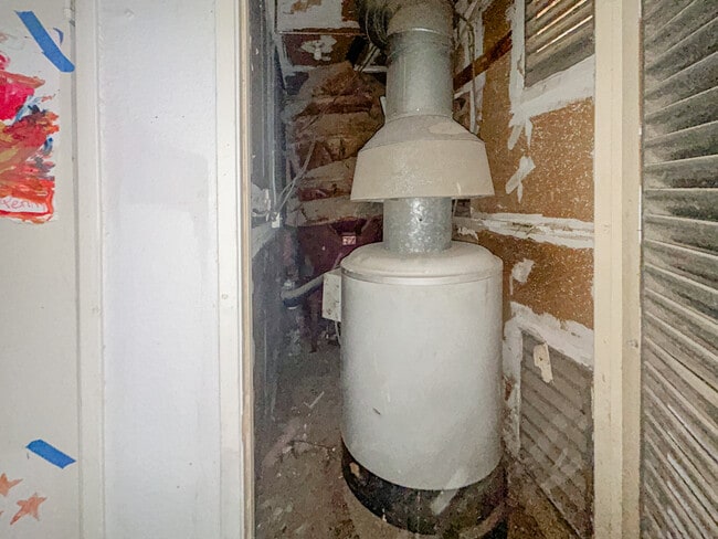 Building Photo - 2650 Diamond St