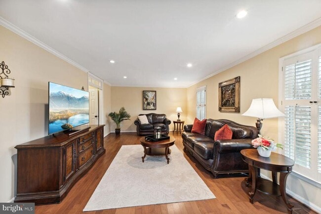 Building Photo - 6603 Forsythia St