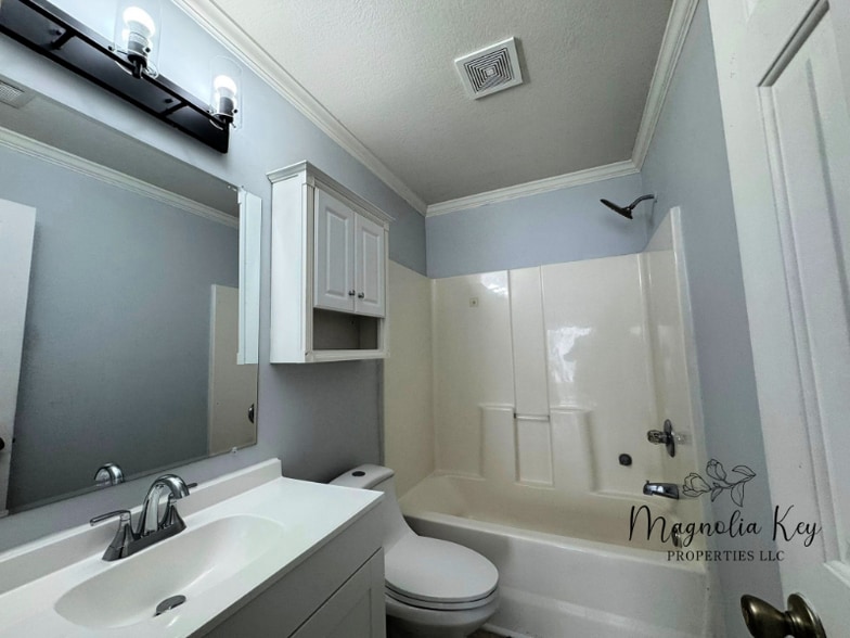 Building Photo - 4850 Southgate Pkwy