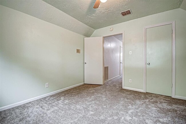 Building Photo - 9623 Philmont Dr