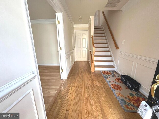 Building Photo - 1601 Leeds Castle Dr