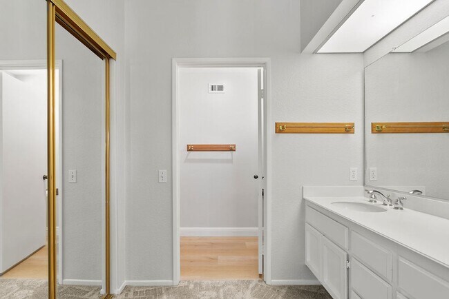 Building Photo - Updated 3 Bedroom Detached Home in Glenwoo...