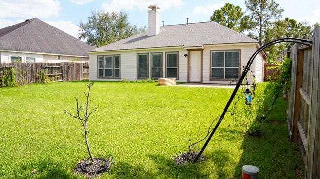 Building Photo - 3915 Summerfield Dr
