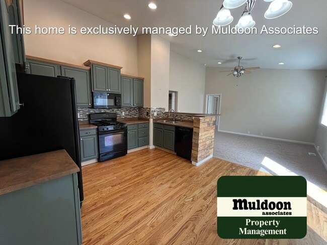 Building Photo - Beautiful Rancher with everything on one l...