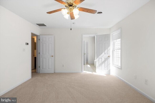 Building Photo - 5 Prescott Ln