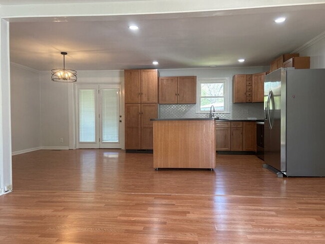 Building Photo - "Charming 3-Bedroom Retreat with 2 Full Baths in Piedmont – Cozy Comfort Awaits!"