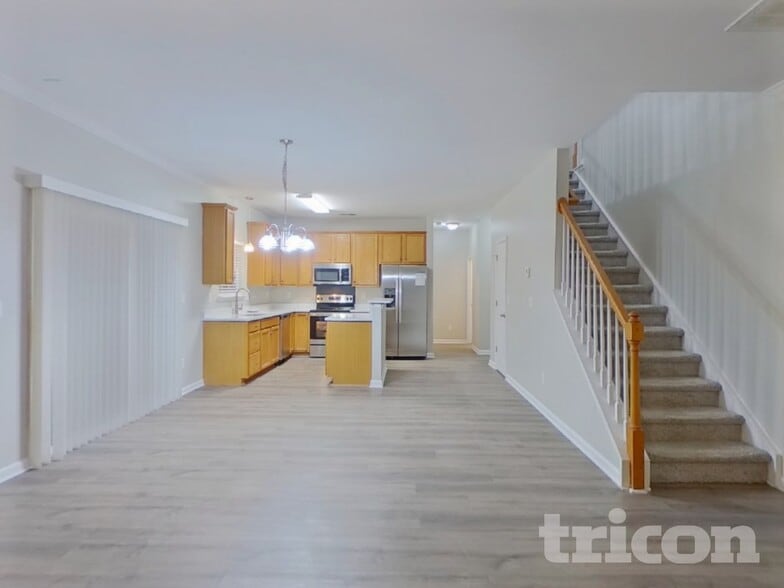 Building Photo - 215 Harrowfield Heights