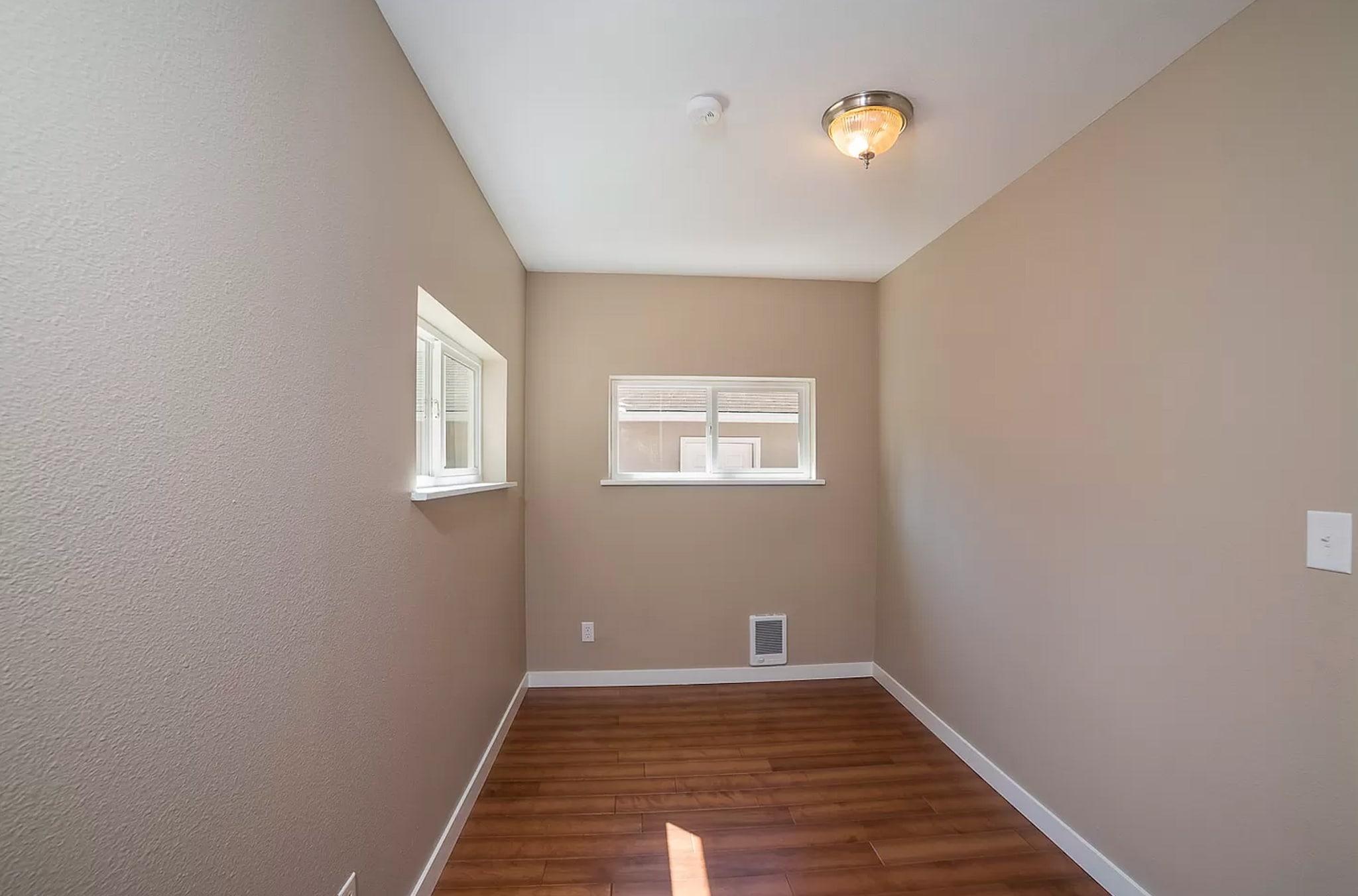 Office off Primary on the Main - 1426 Queen Ave NE