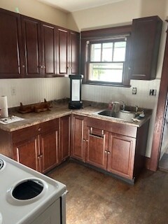 Kitchen - 230 S Hope Chapel Rd