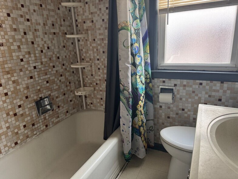 Building Photo - 6177 Hereford St