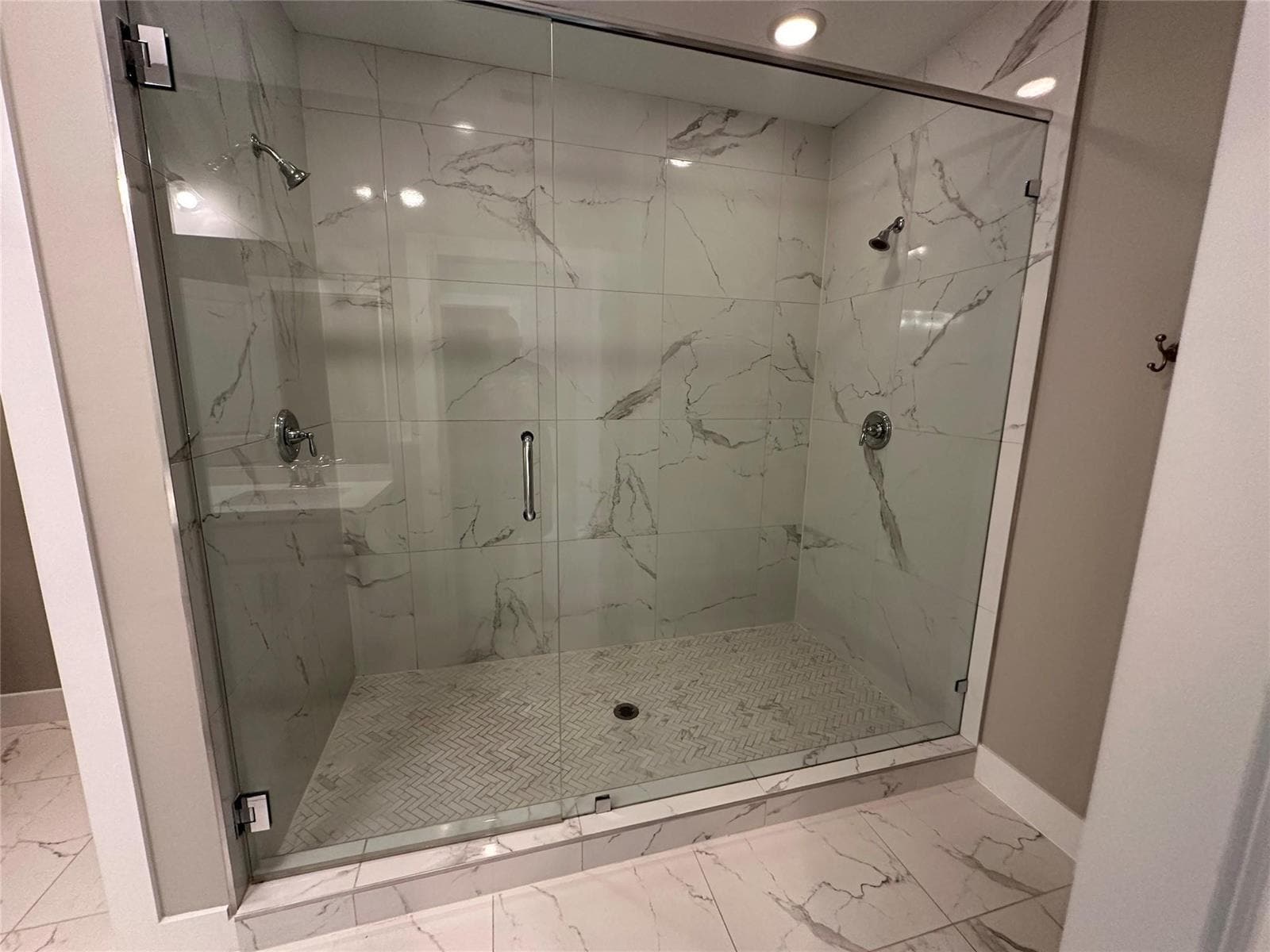 Building Photo - 4507 E Aqua Bella Ln