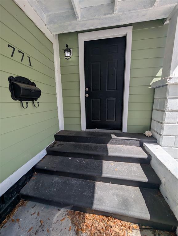 Building Photo - 771 14th Ave S