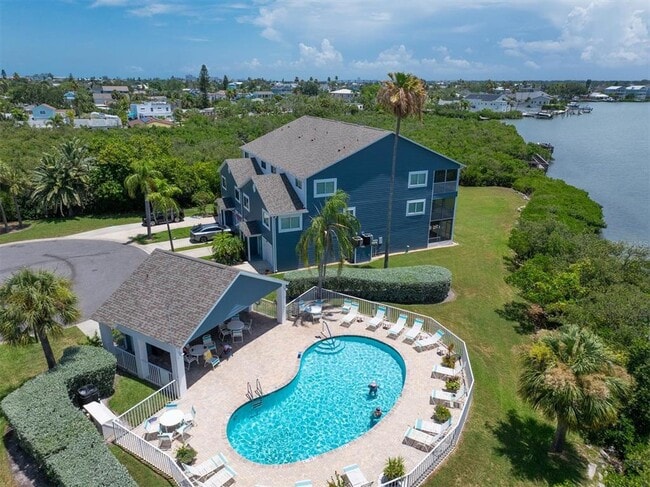 Building Photo - 802 Hidden Harbour Dr