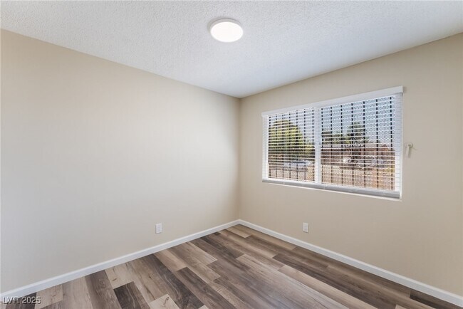 Building Photo - 700 Van Ert Ave