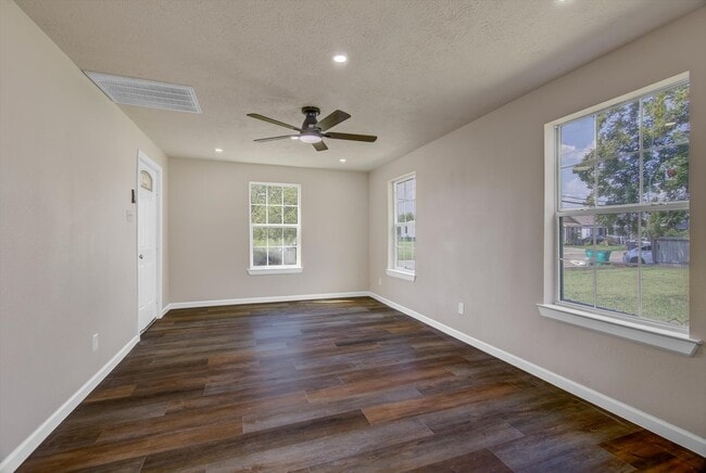 Building Photo - 1118 Cypress St