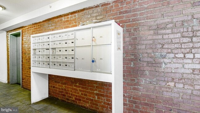 Building Photo - 1521 27th St SE