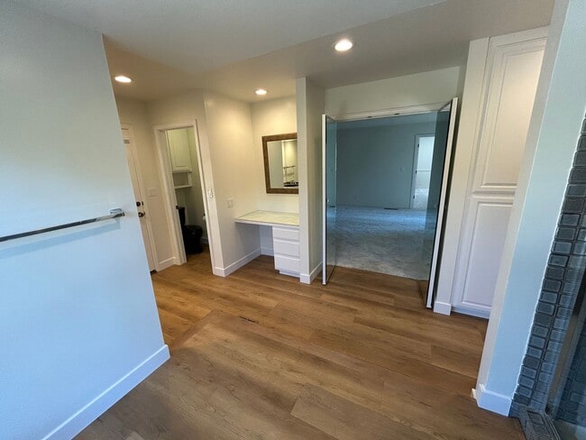 Building Photo - Must See Spacious Alamo 4BR Home with Remo...