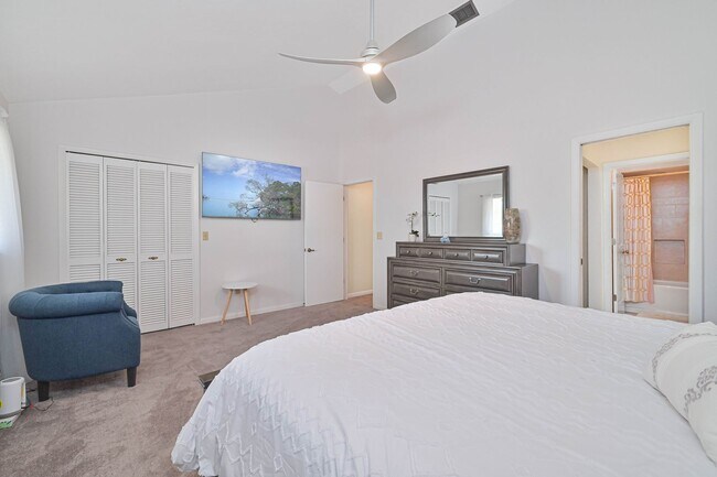 Building Photo - NOW AVAILABLE - Furnished Villa in Riverbend!