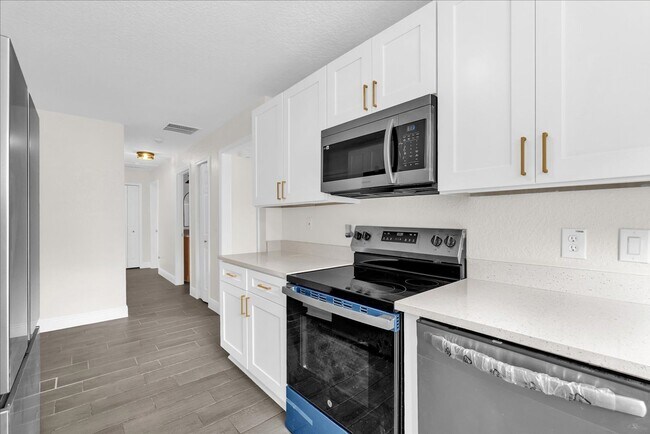 Building Photo - FOR RENT!!! BEAUTIFUL AND FULLY REHABBED 2 BED 2 BATH SINGLE FAMILY HOME (MOVE IN SPECIAL)...