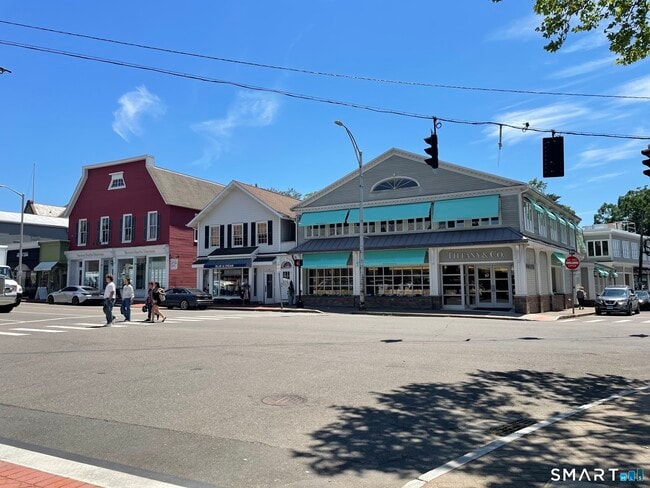 Building Photo - 9 Hiawatha Ln