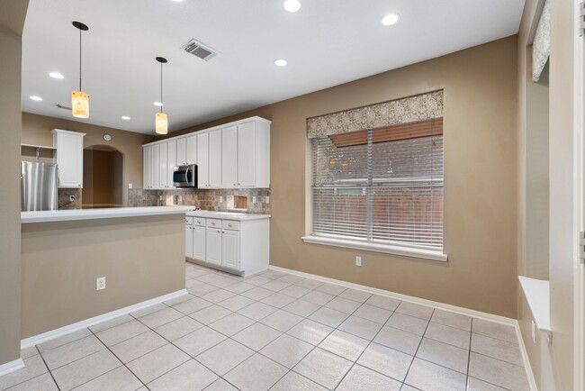 Building Photo - The Perfect Woodlands Retreat: Steps from ...