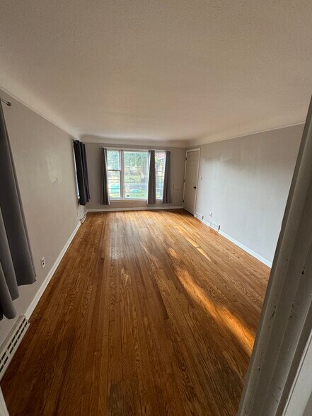 Building Photo - 3855 W 133rd St