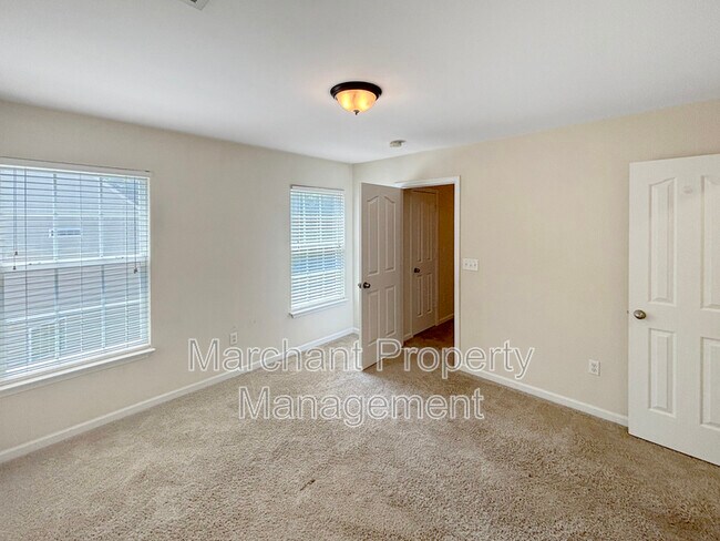 Building Photo - 304 Horsepen Way
