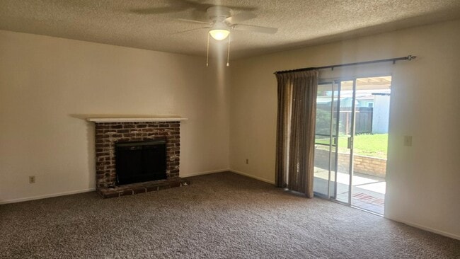 Building Photo - 92 W Gettysburg Ave