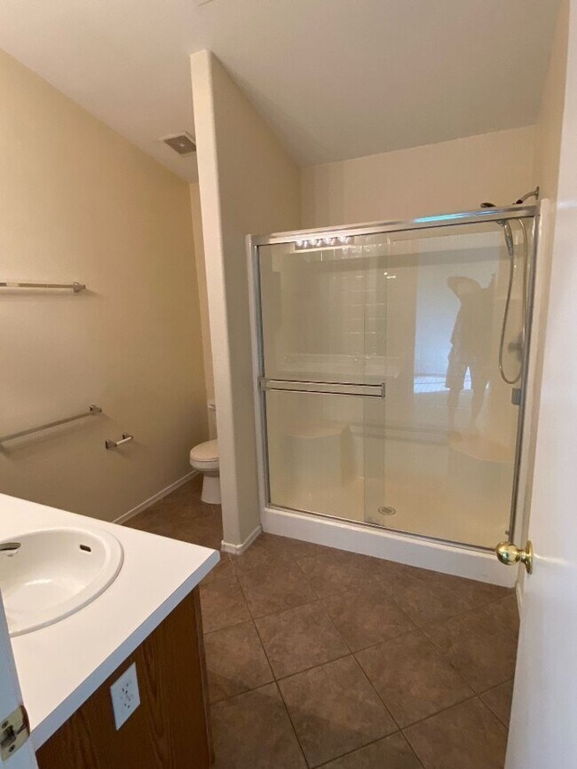 Building Photo - 11425 W Pinehollow Dr